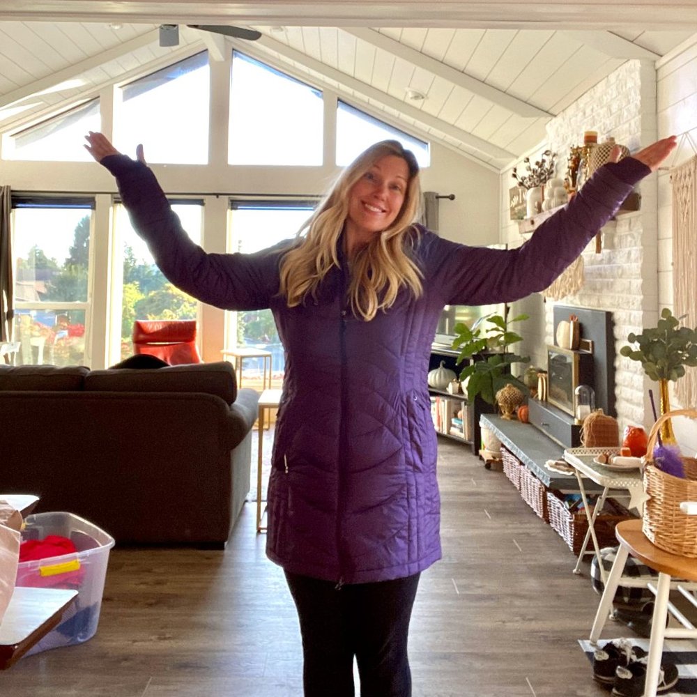 Hooded Champion Women's Puffer Coat in Purple (M)